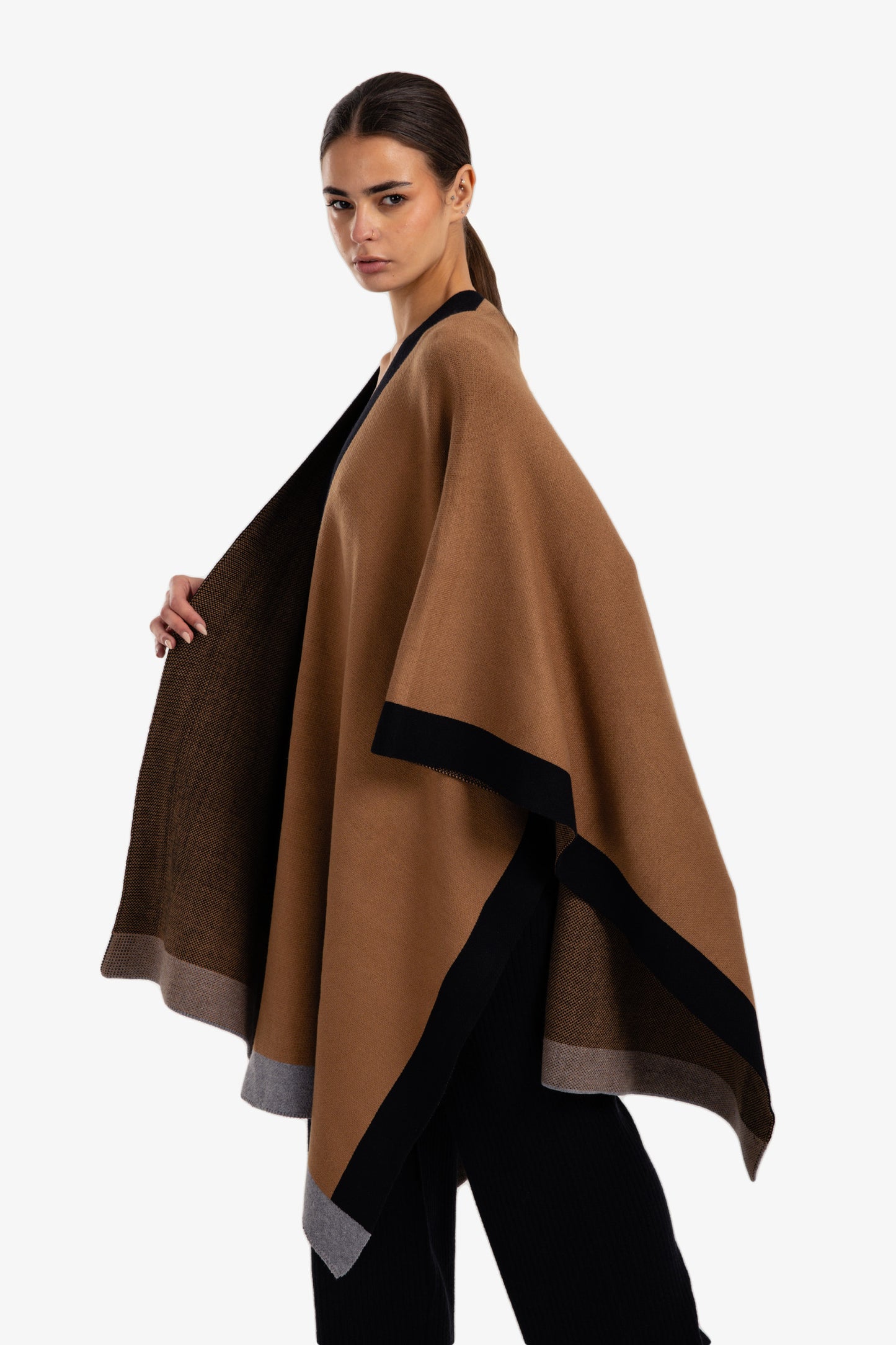 Wool Color Piping Poncho