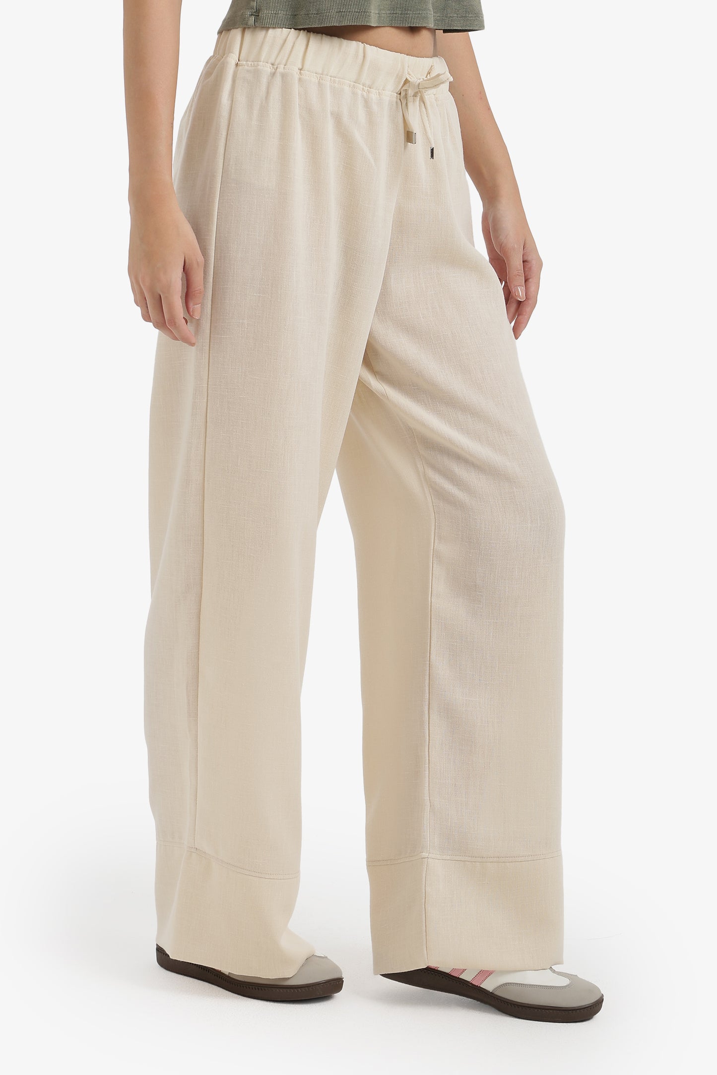Relaxed Fit Wide-Leg Pants