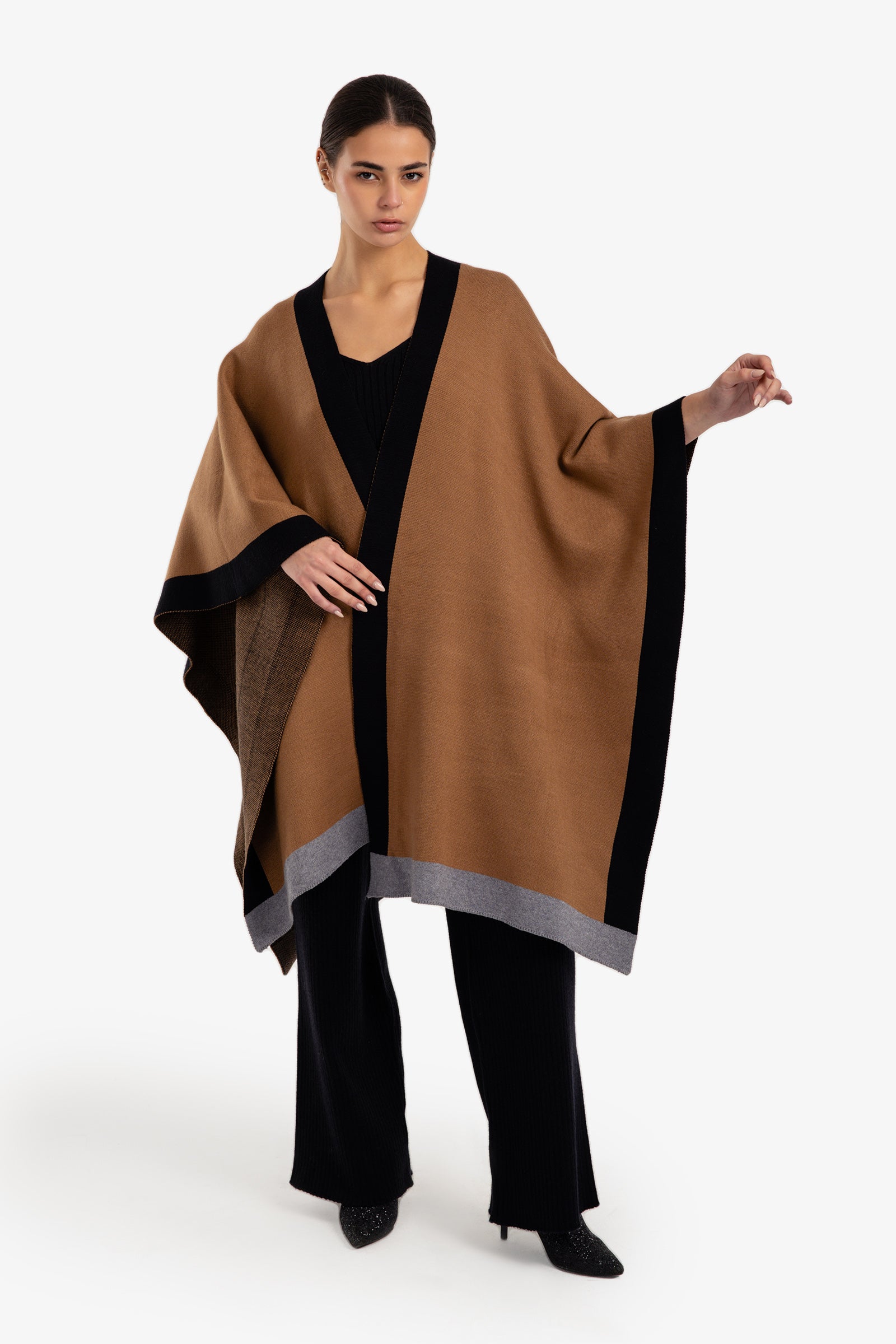Wool Color Piping Poncho