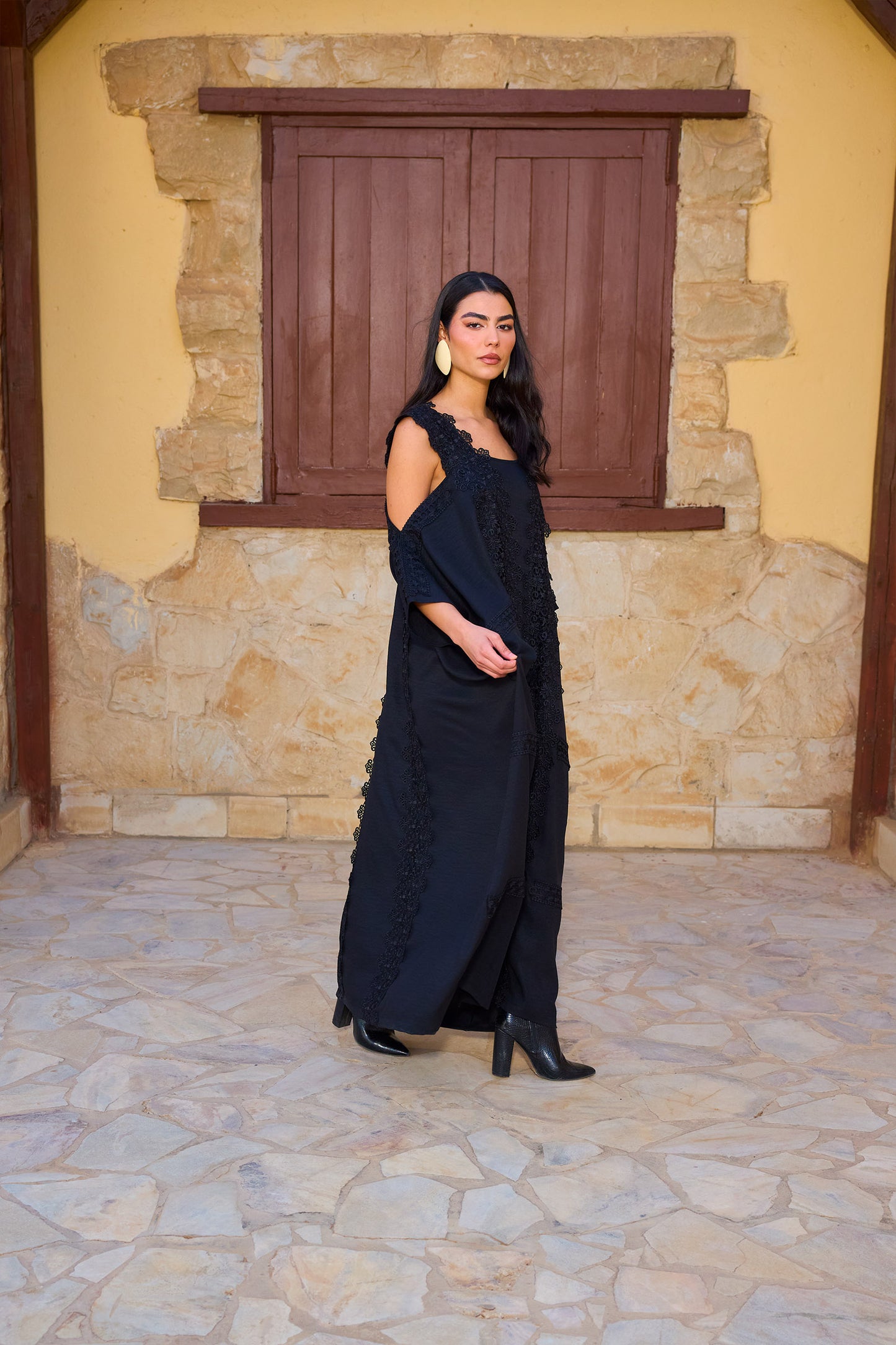 Cold-Shoulder Cutout Abaya