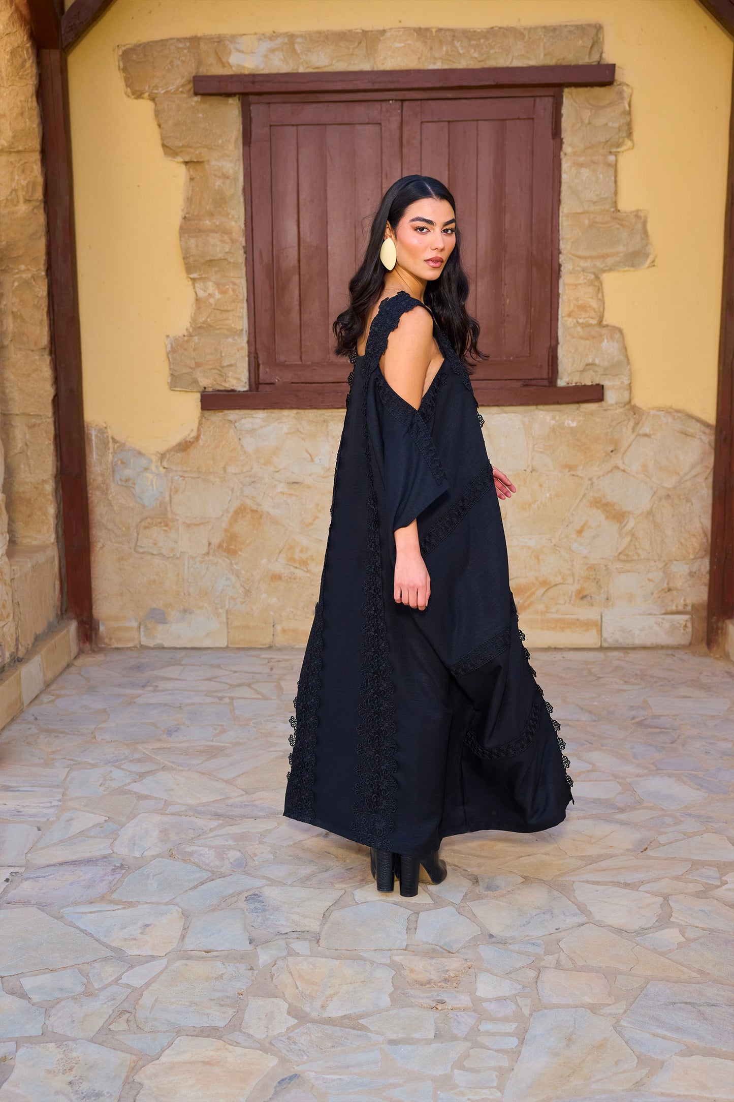 Cold-Shoulder Cutout Abaya