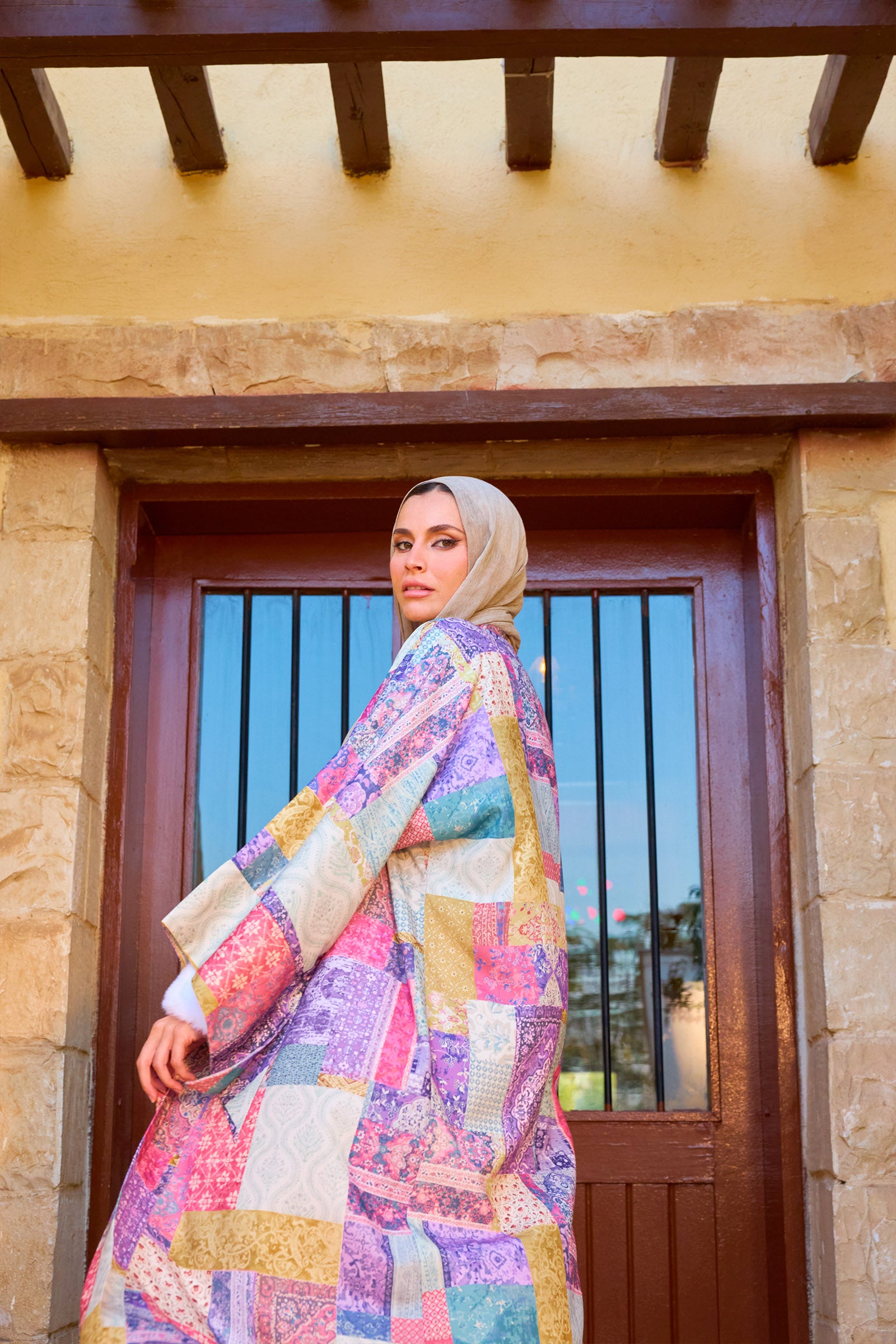 كيمونو كلاسيكي بتصميم باتشوورك 