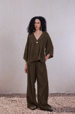 Relaxed Single Button Top