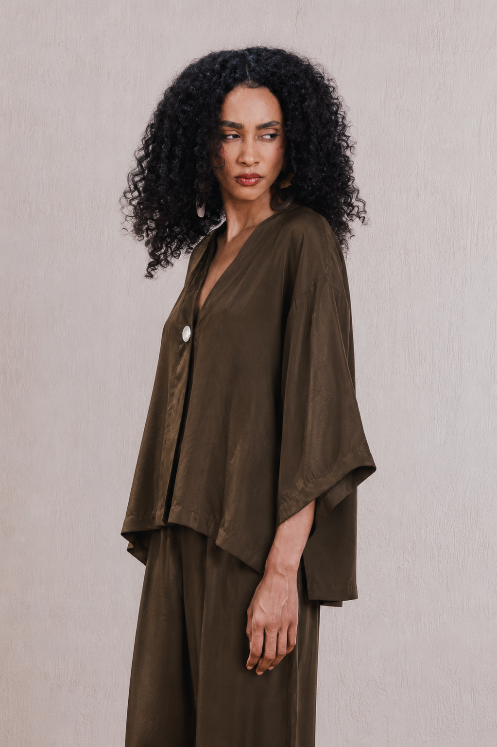 Relaxed Single Button Top