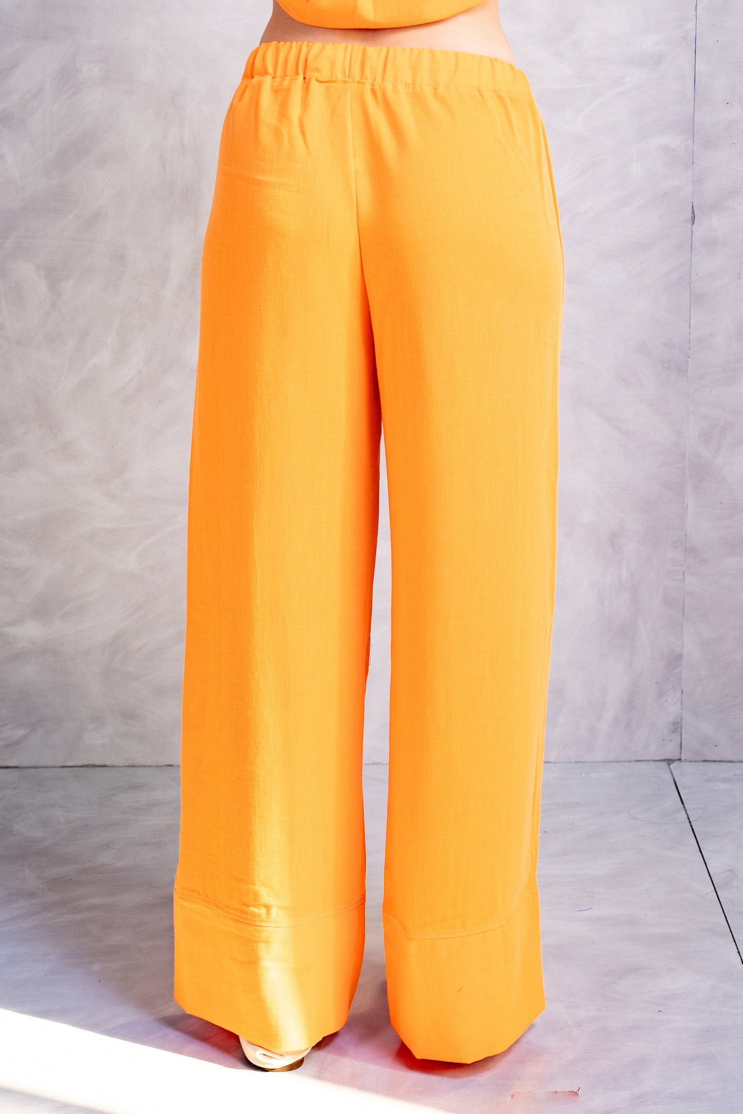 Relaxed Fit Wide-Leg Pants
