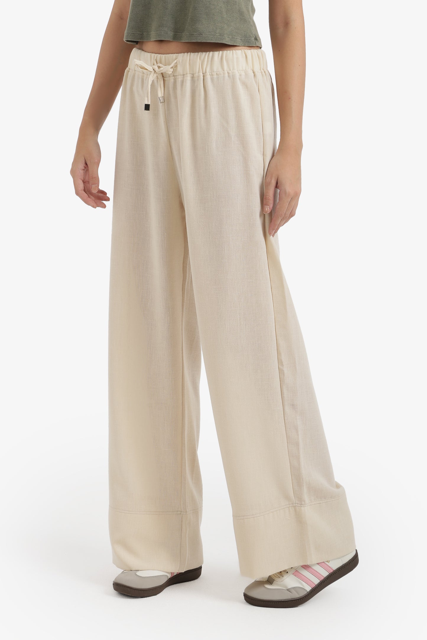 Relaxed Fit Wide-Leg Pants