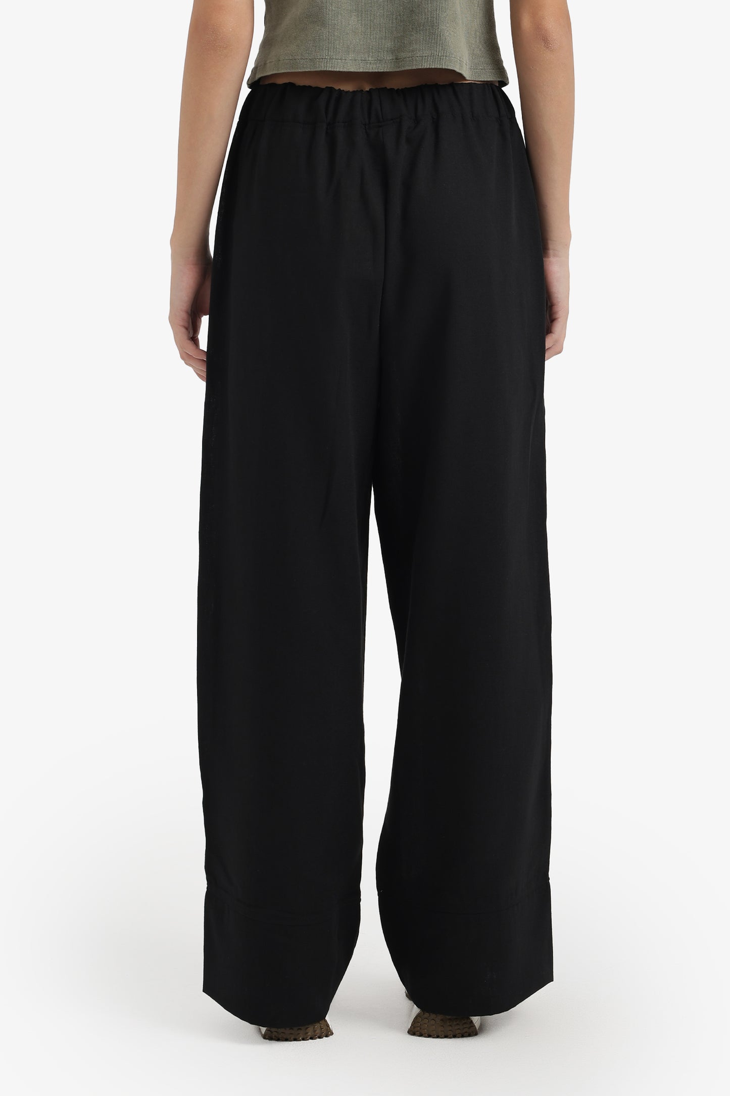 Relaxed Fit Wide-Leg Pants