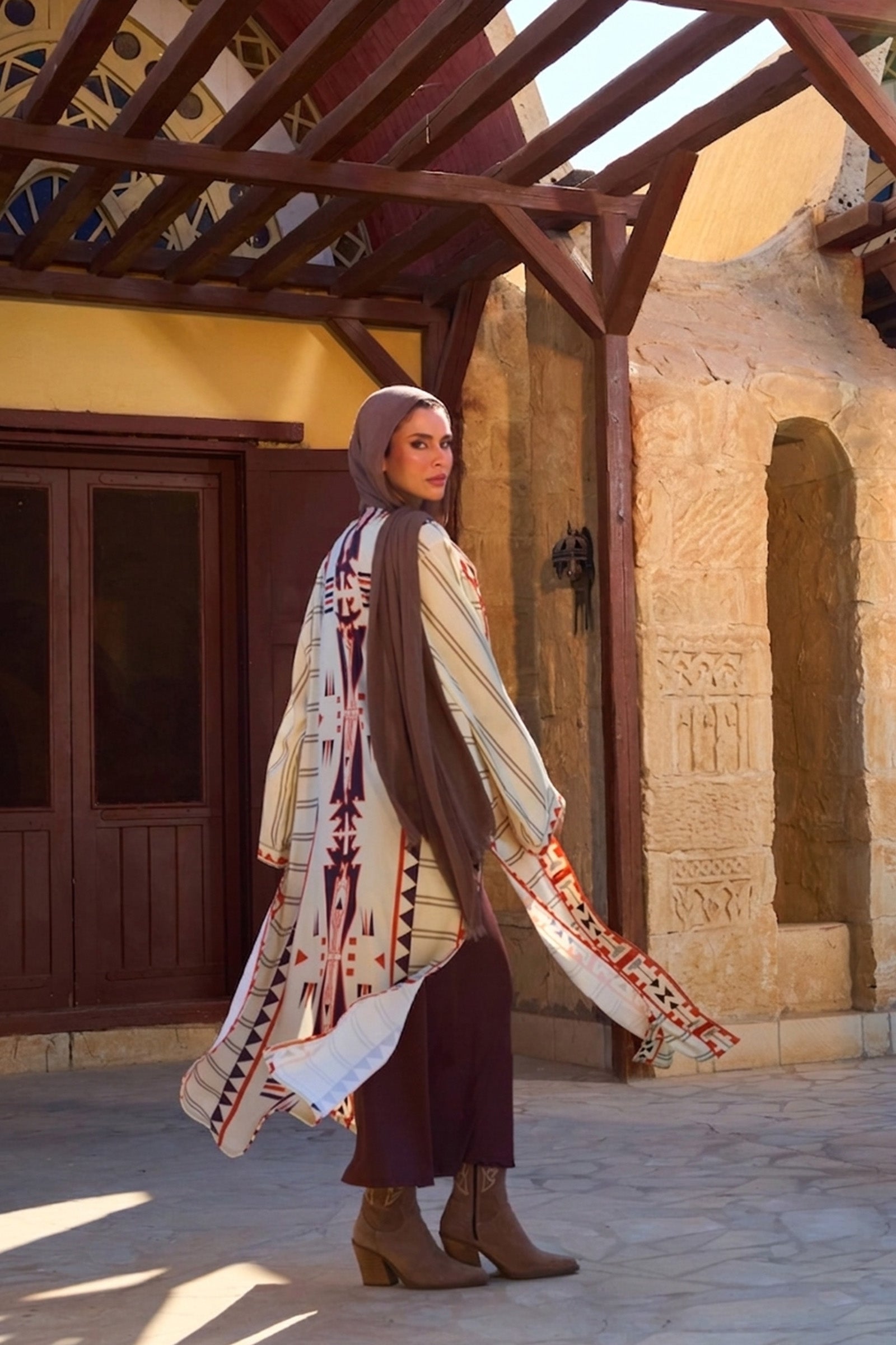 كيمونو بنقشة أشكال هندسية