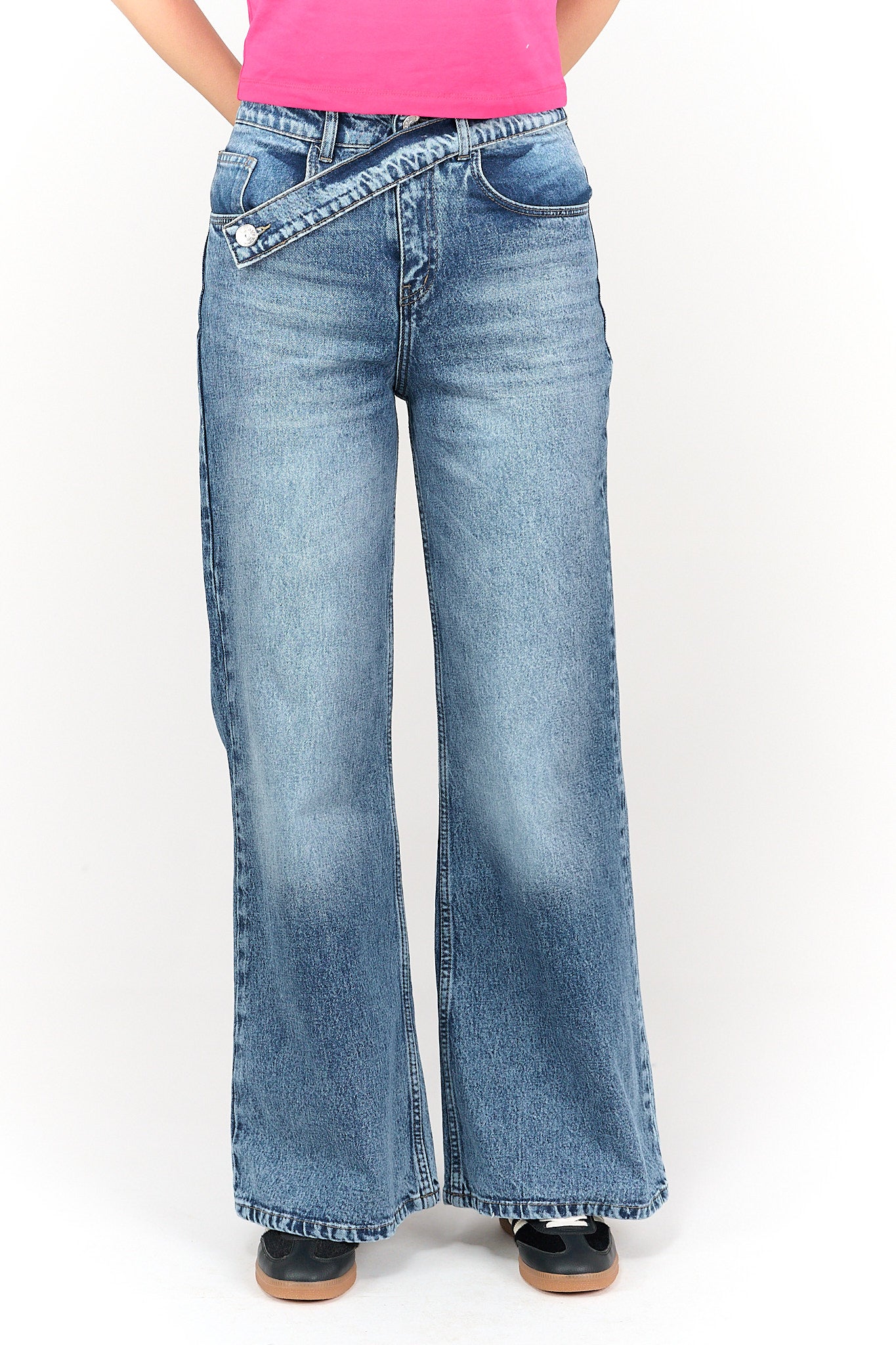 Jeans with Asymmetrical Belt