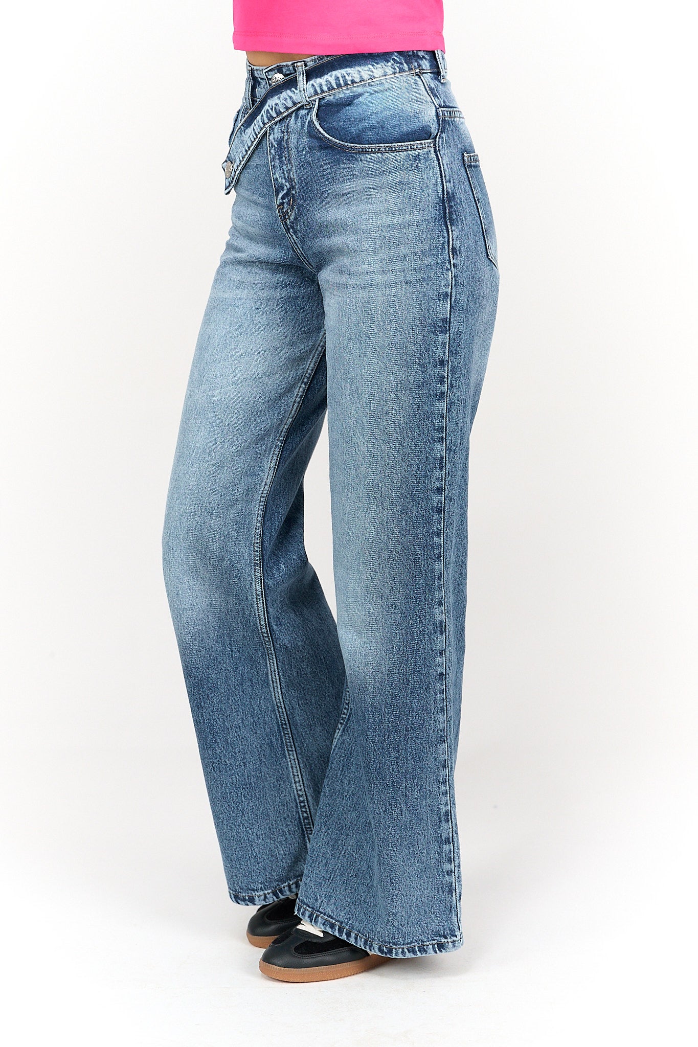 Jeans with Asymmetrical Belt