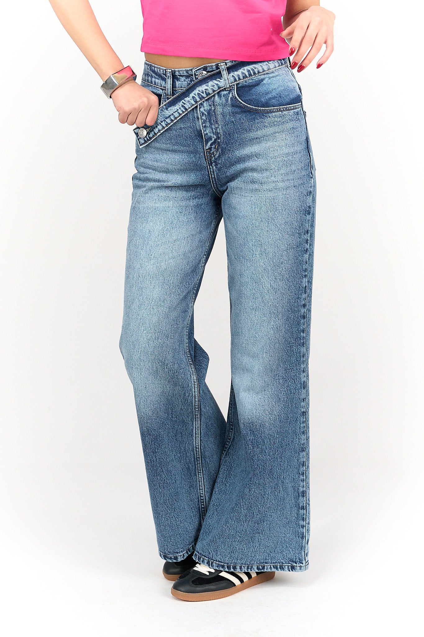 Jeans with Asymmetrical Belt